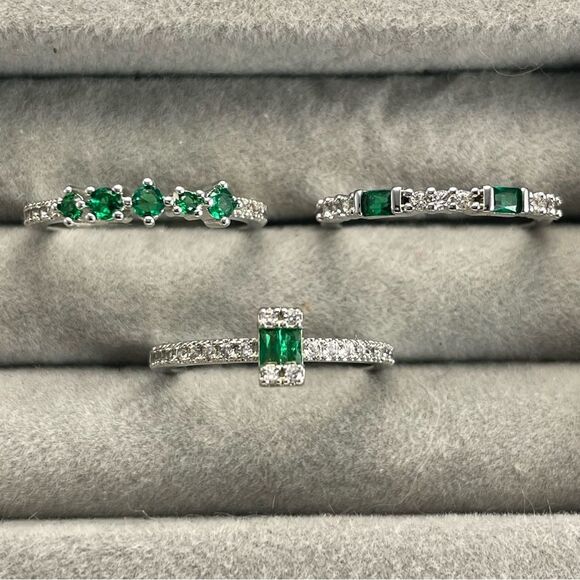 Beautiful 3 Band Stacker Set Green Emerald White Diamond CZ Silver Plated Ring - Picture 2 of 6